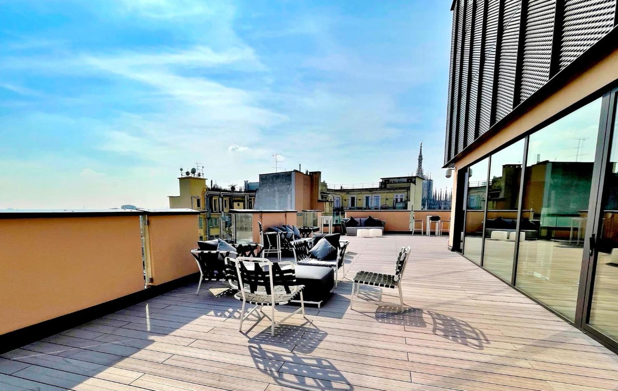 San Babila Central Tower With Panoramic Terrace Overlooking Duomo By Rentopolis Milano Eksteriør billede