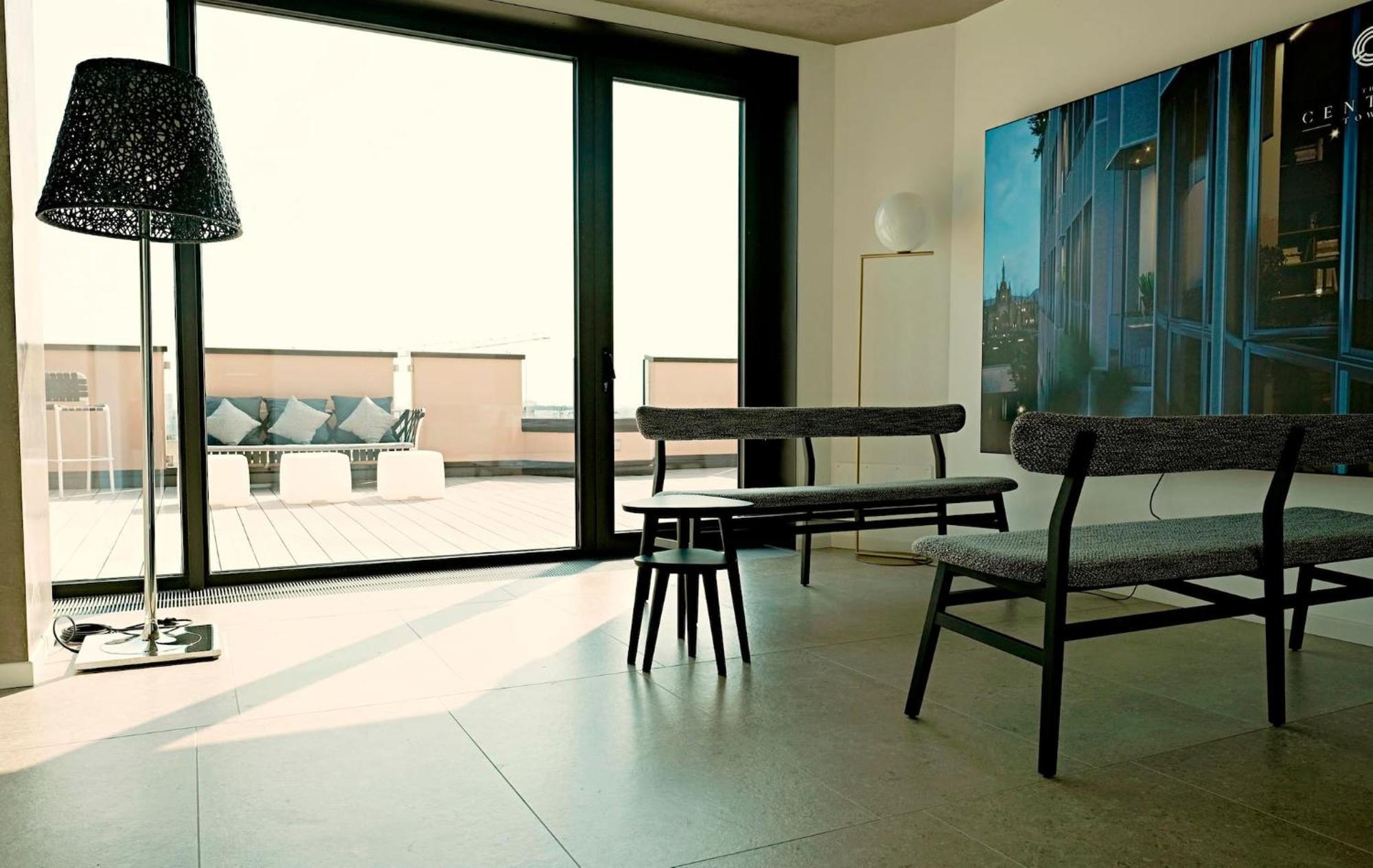 San Babila Central Tower With Panoramic Terrace Overlooking Duomo By Rentopolis Milano Eksteriør billede