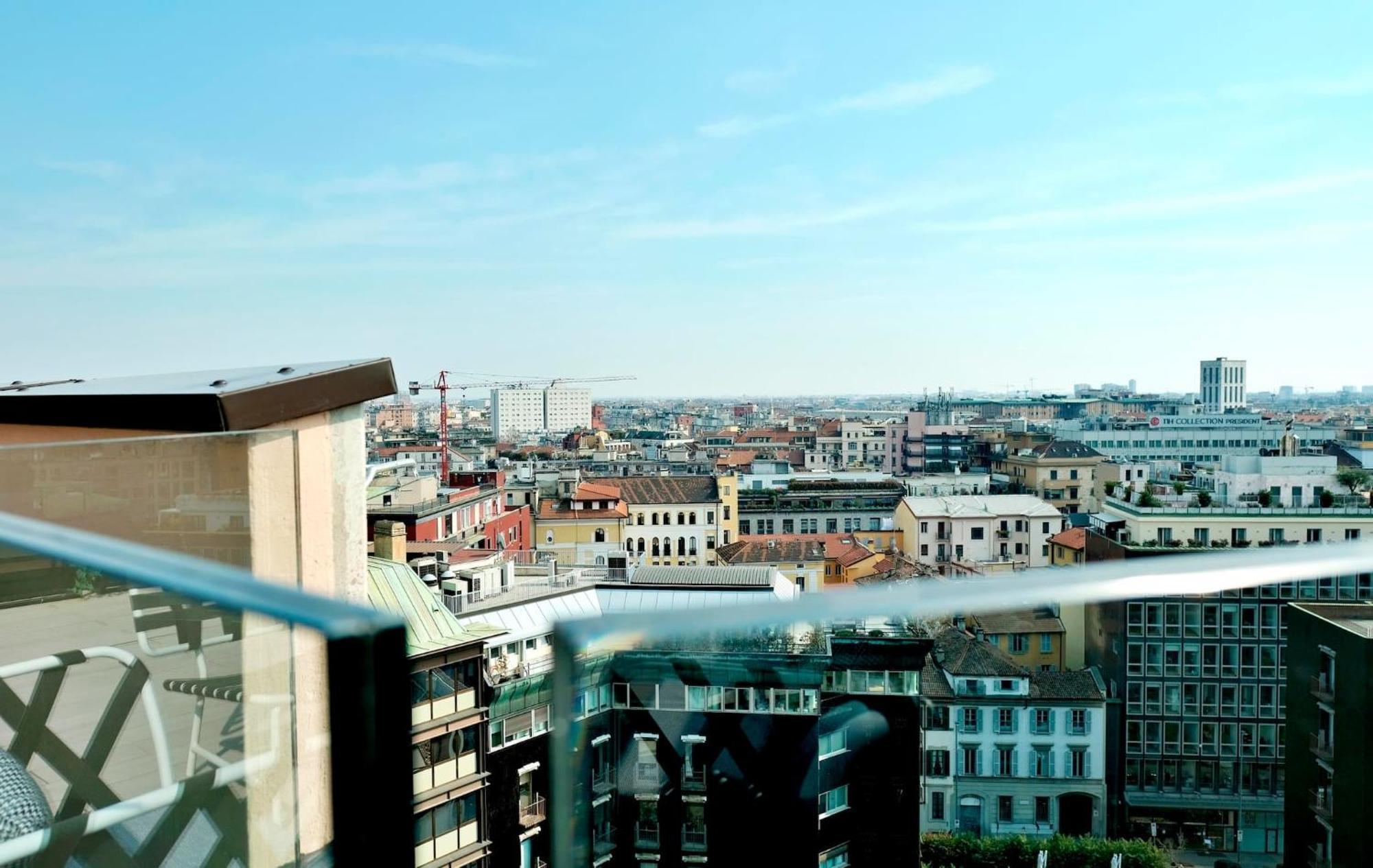 San Babila Central Tower With Panoramic Terrace Overlooking Duomo By Rentopolis Milano Eksteriør billede