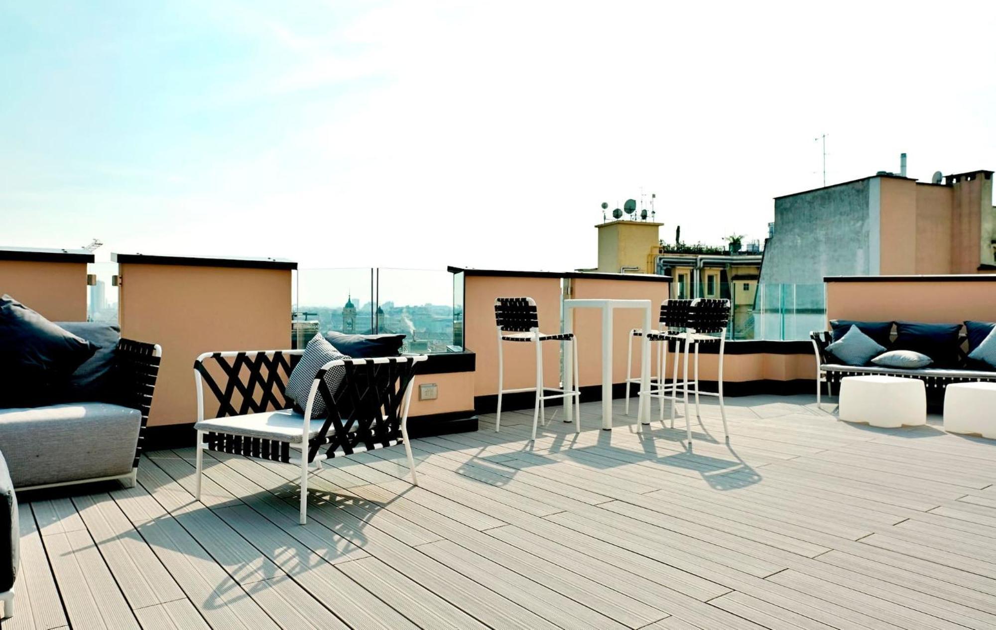 San Babila Central Tower With Panoramic Terrace Overlooking Duomo By Rentopolis Milano Eksteriør billede