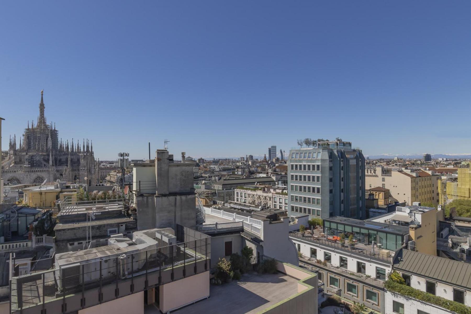 San Babila Central Tower With Panoramic Terrace Overlooking Duomo By Rentopolis Milano Eksteriør billede