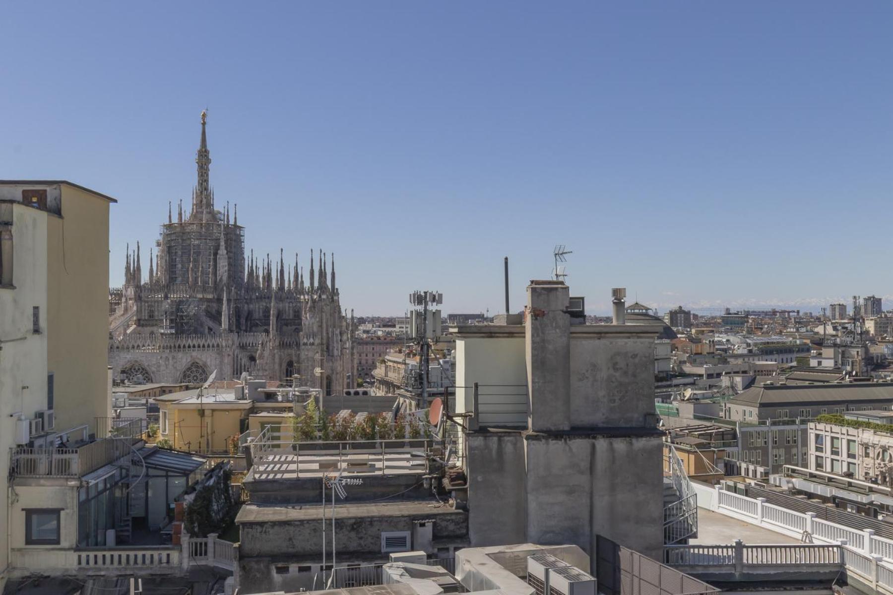 San Babila Central Tower With Panoramic Terrace Overlooking Duomo By Rentopolis Milano Eksteriør billede