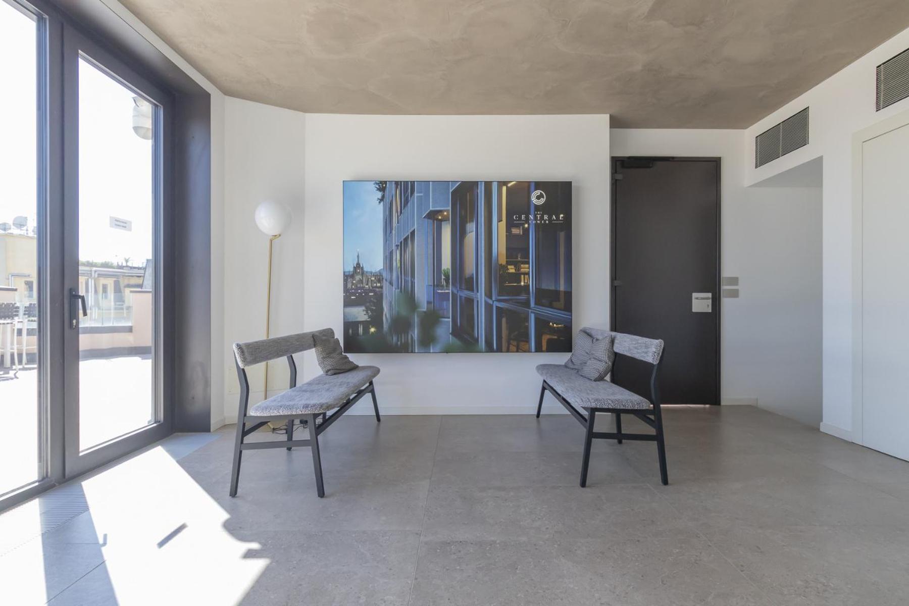 San Babila Central Tower With Panoramic Terrace Overlooking Duomo By Rentopolis Milano Eksteriør billede