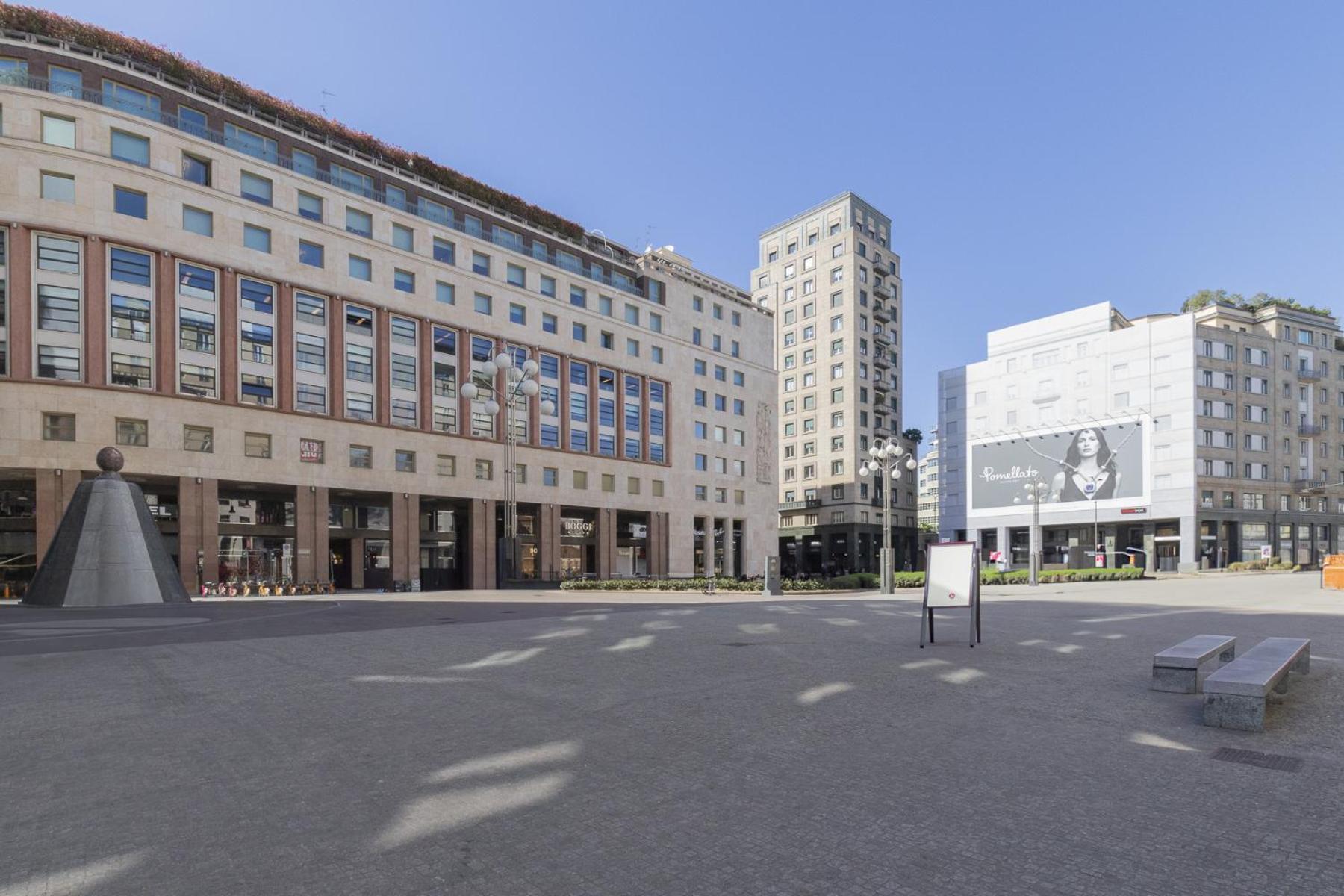San Babila Central Tower With Panoramic Terrace Overlooking Duomo By Rentopolis Milano Eksteriør billede